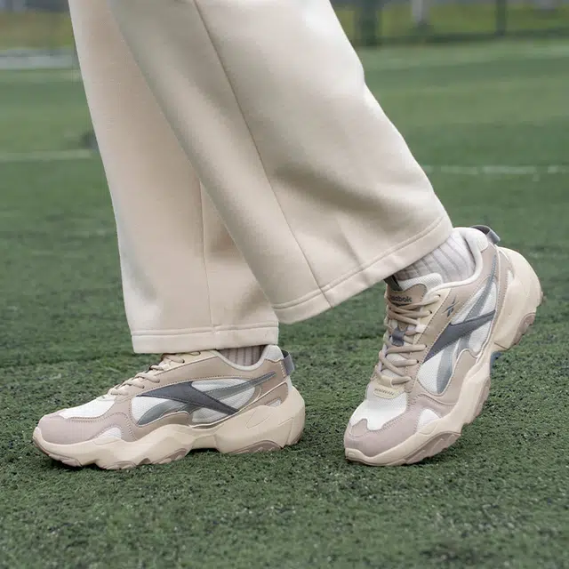 Reebok FLUFFI PUFF CN