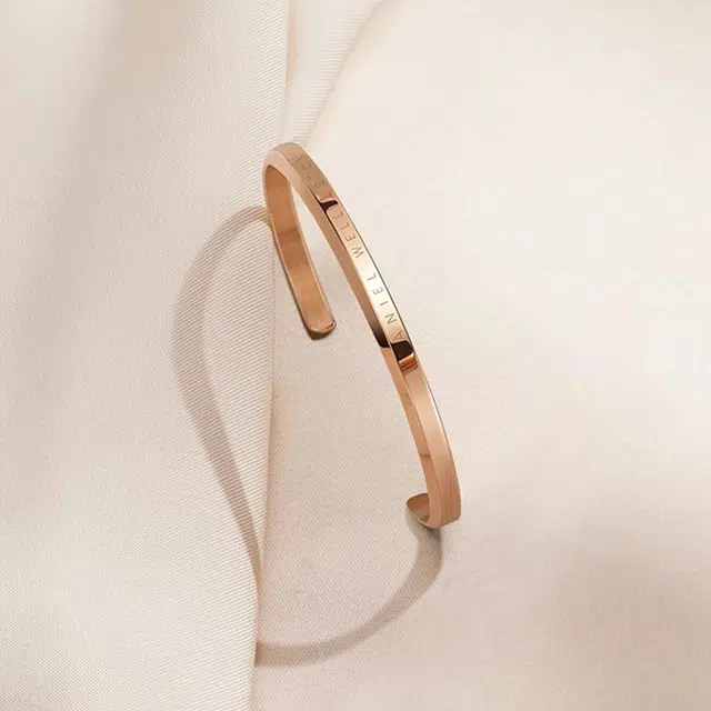 DW dw DanielWellington
