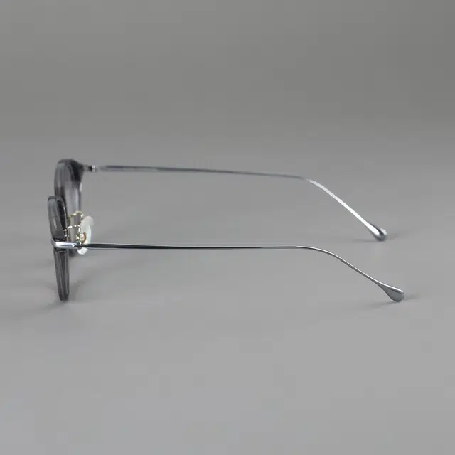 【可配度数】 青雉作 日杂精致感高定贝母鼻托细边近视眼镜手工镜框高颜值小框清冷感 β钛板材 椭圆形 光学镜架 女款 玳瑁色日本灰黑色
