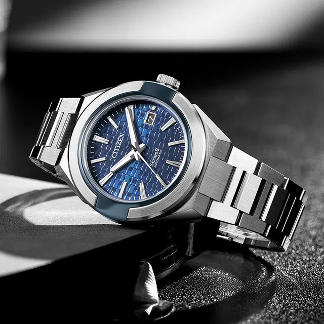 CITIZENSeries8NA1037-53L