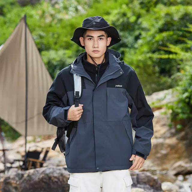 雅鹿  拼色简约个性指南针贴标三防连帽宽松户外运动登山旅游外套  防水防风防紫外线耐磨保暖冲锋衣 男女同款