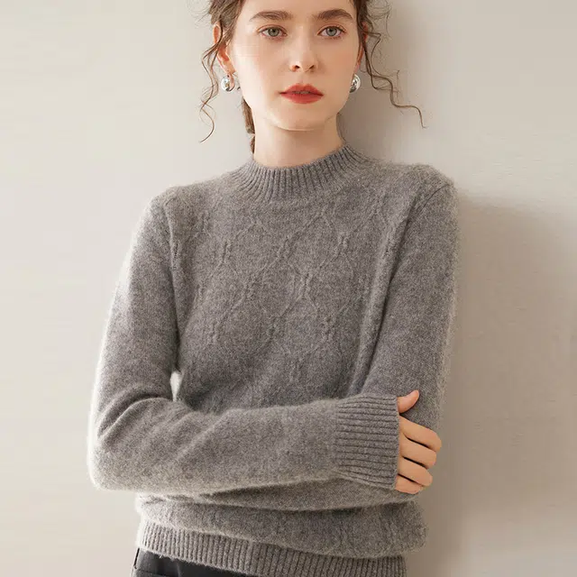 袋鼠 舒适简约百搭显瘦半高领质感纹路长袖羊绒衫 女款