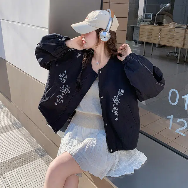 袋鼠 刺绣印花圆领休闲显瘦短外套夹克 女款