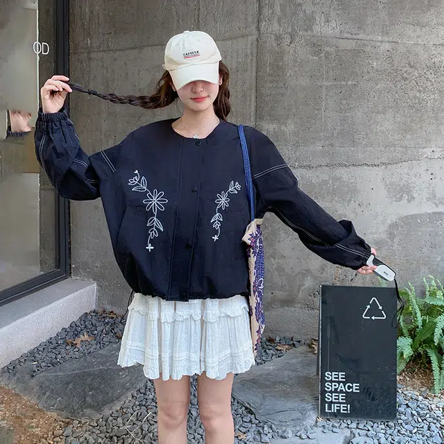 袋鼠 刺绣印花圆领休闲显瘦短外套夹克 女款