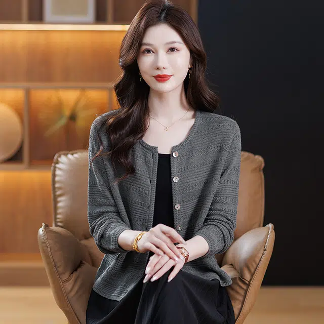 袋鼠 时尚百搭宽松洋气质感纹路透气圆领羊毛开衫针织衫 女款