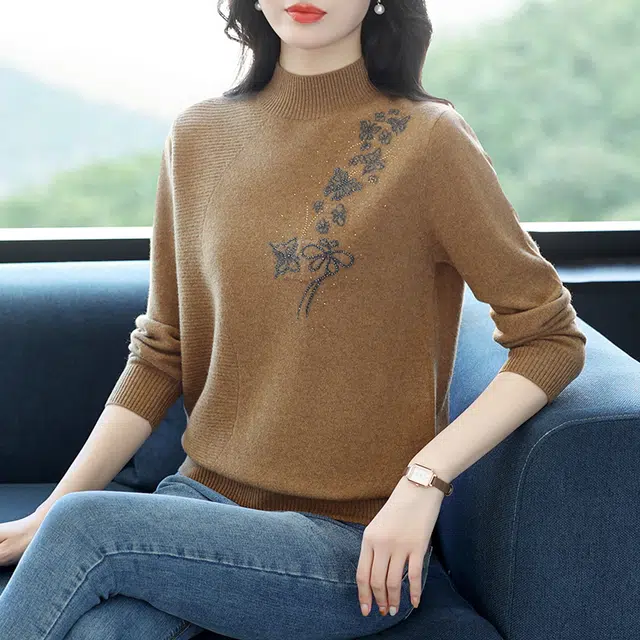 袋鼠 简约时尚宽松半高领纯色蝴蝶绣花质感羊毛针织衫 女款