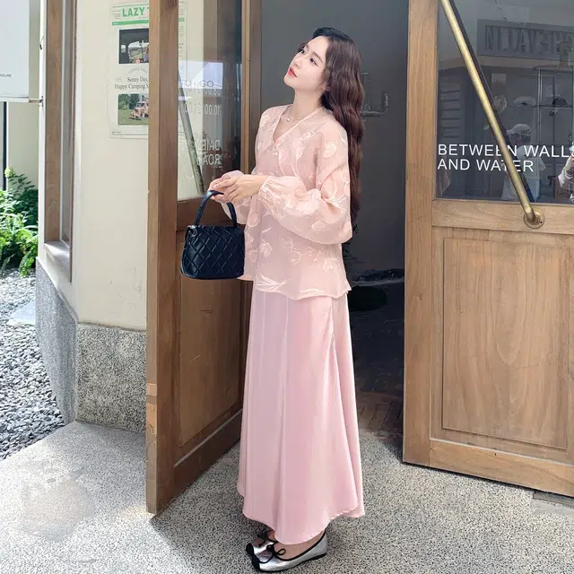 袋鼠 新中式复古刺绣印花罩衫吊带连衣裙两件套女裙装套转 女款