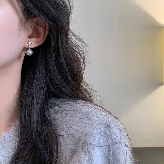 韵系 清冷感爱心灰 铜镀金 耳环 女款
