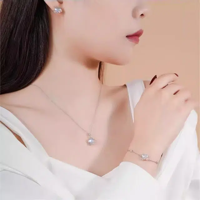 S925