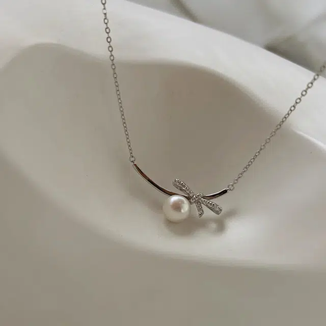 韵系 奶油绸缎蝴蝶结珍珠 铜镀金 项链 女款