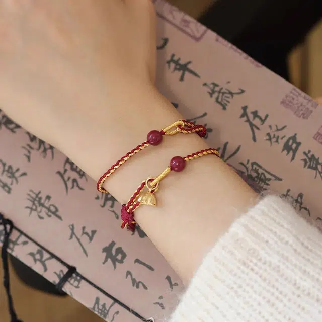 韵系 时尚诸事顺意红绳 仿珍珠 手链 女款