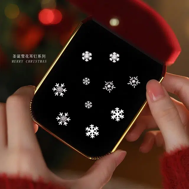 韵系 圣诞系列雪花 铜镀金 锆石 耳钉 女款