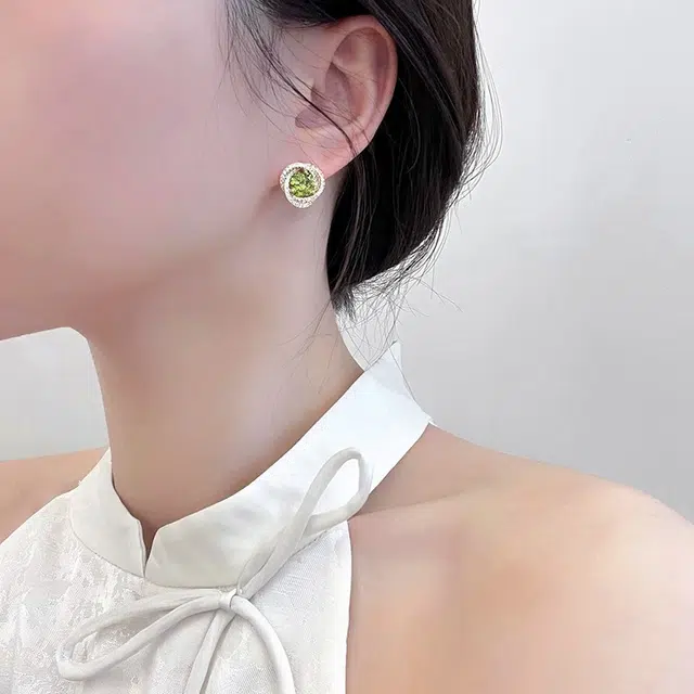 韵系 法式橄榄绿锆石蚊香盘无耳洞轻奢小众高级感 铜 耳夹 女款