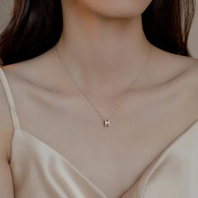 S925