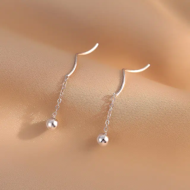 925