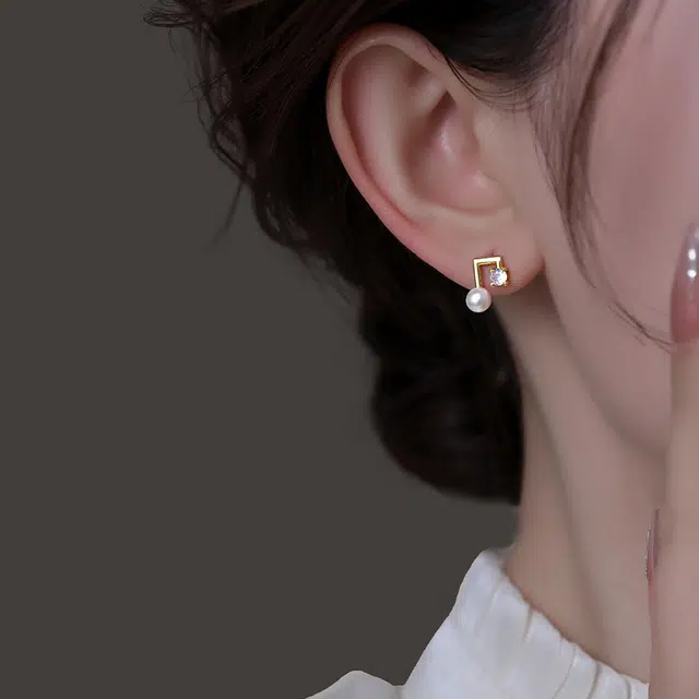 韵系 不对称音符珍珠 铜镀金 耳环 女款