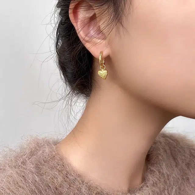 韵系 美拉德不对称爱心素圈高级感 铜镀金 耳环 女款