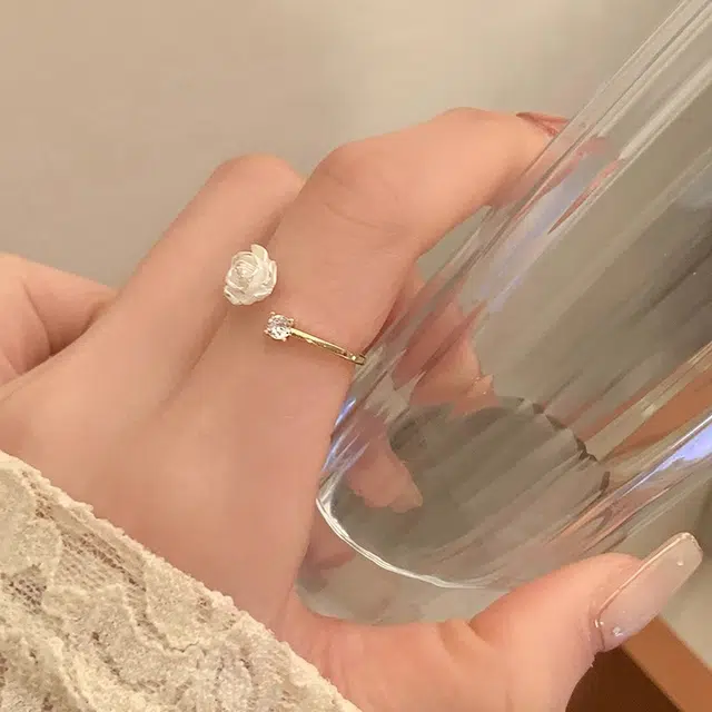 韵系 山茶花锆石小众设计轻奢高级感 铜镀金 戒指 女款