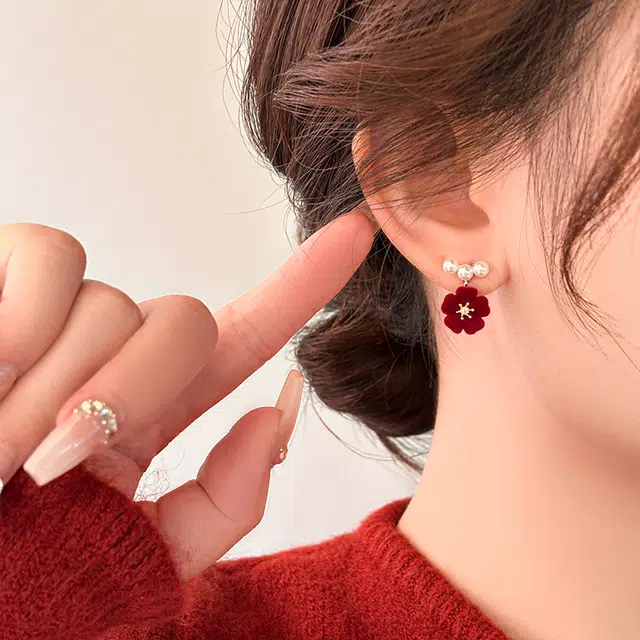 韵系 小众高级感百搭耳饰红色丝绒花朵珍珠 铜镀金 耳环 女款