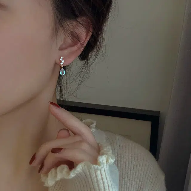 韵系 高级感小众设计气质耳坠耳饰 铜镀金水蓝色锆石 耳环 女款