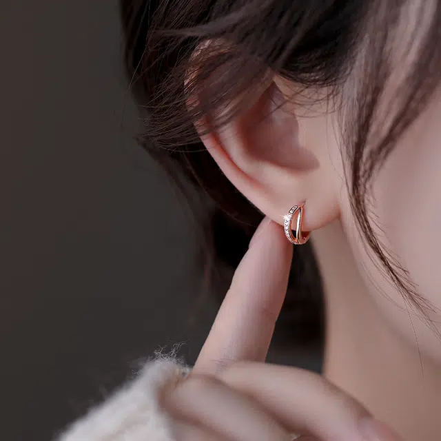 韵系 法式冷淡风微镶耳圈轻奢小众高级感 锆石 耳环 女款