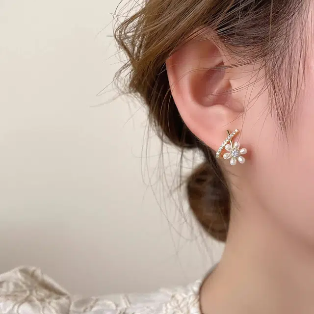 韵系 甜美精致微镶锆石花朵 铜 耳夹 女款