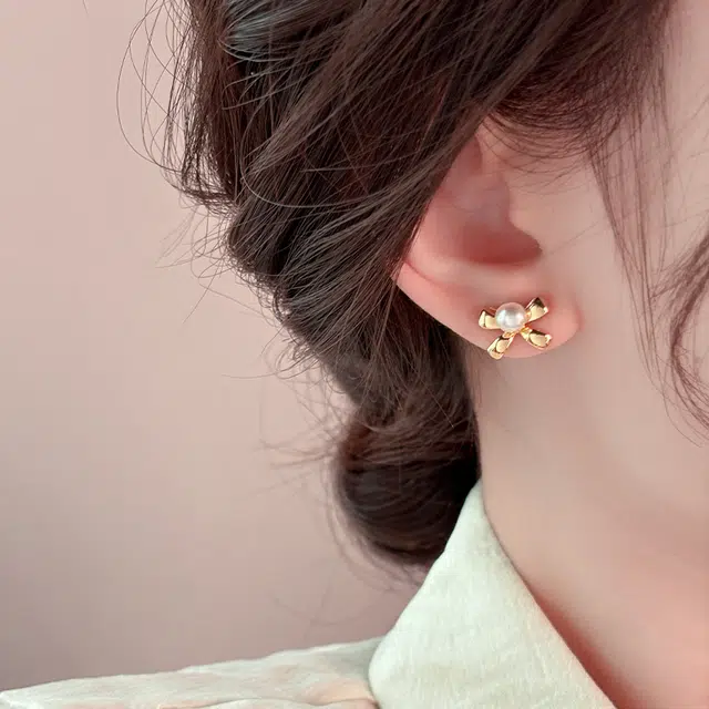 韵系 精致小巧蝴蝶结 淡水珍珠 耳钉 女款