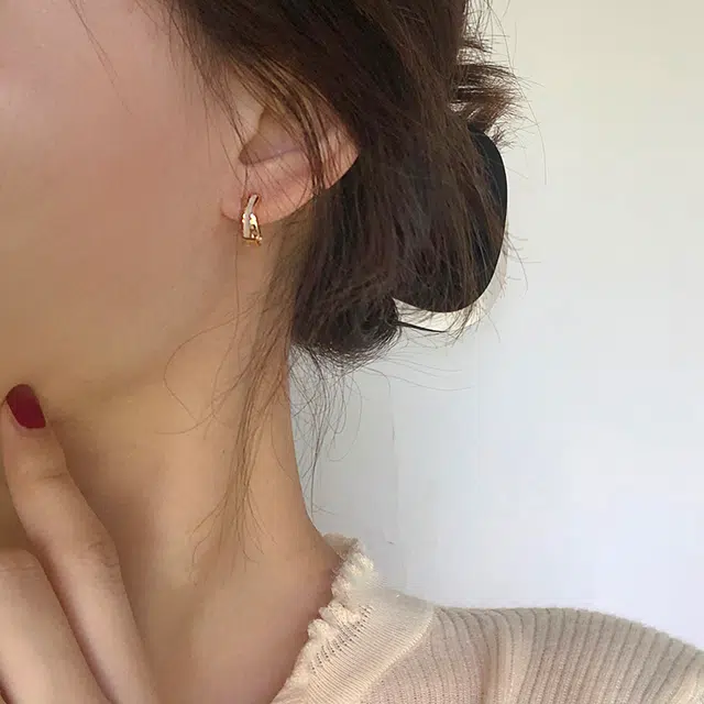韵系 交叉高级感小众设计轻奢高级感 贝母 耳环 女款