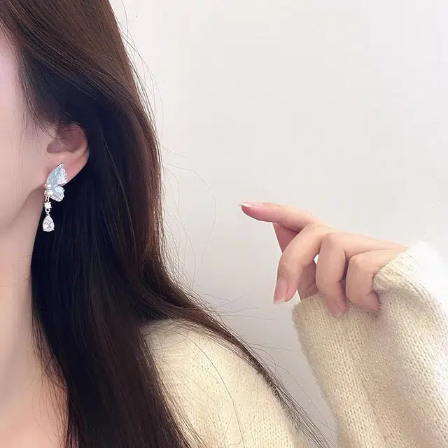 韵系 蓝色蝴蝶高级感轻奢耳夹无耳洞 锆石 耳环 女款
