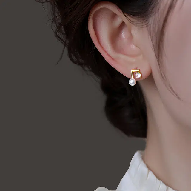 韵系 不对称音符珍珠 铜镀金 耳环 女款