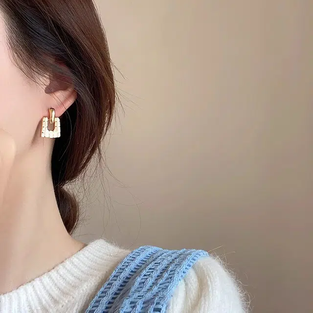 韵系 法式奶白格子时尚简约 滴釉 耳环 女款