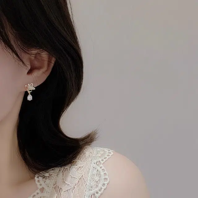 韵系 蝴蝶 高级感小众设计 无耳洞 锆石 耳环 女款