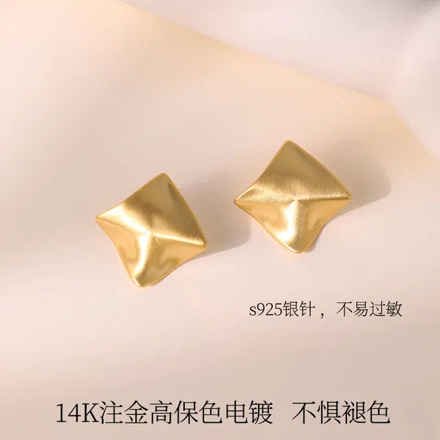 韵系 轻奢时尚拉丝菱形 铜镀金 耳环 女款