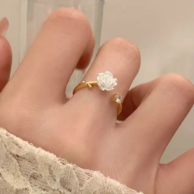 韵系 山茶花锆石小众设计轻奢高级感 铜镀金 戒指 女款