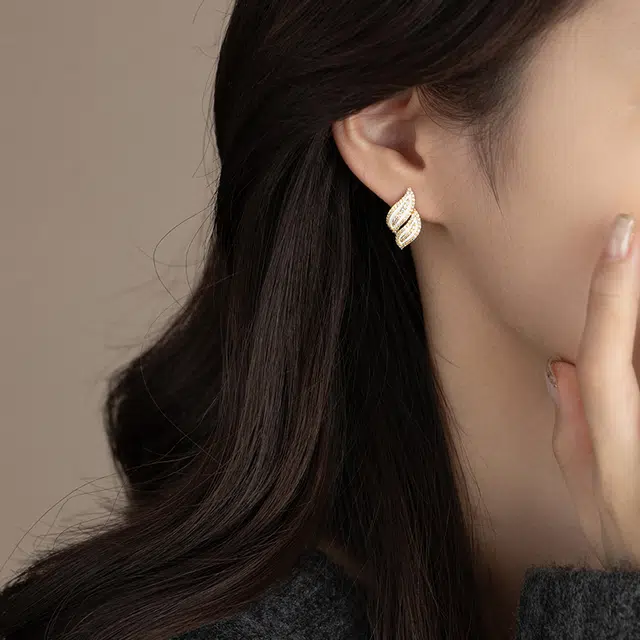 韵系 微镶锆石白色树叶 铜镀金 耳环 女款