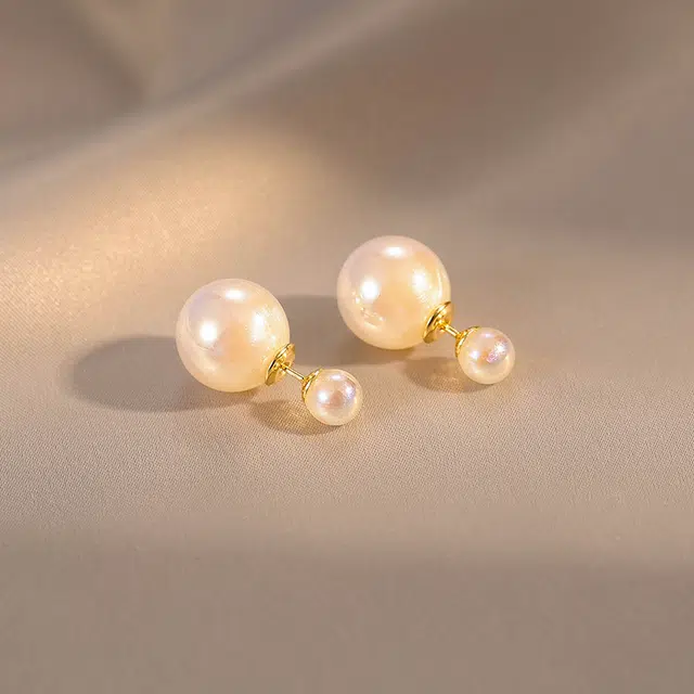 925