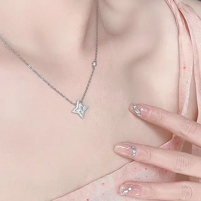 韵系 韵系镶嵌光芒星星吊坠配饰夏季精致锁骨链轻奢小众颈链 锆石 项链 女款