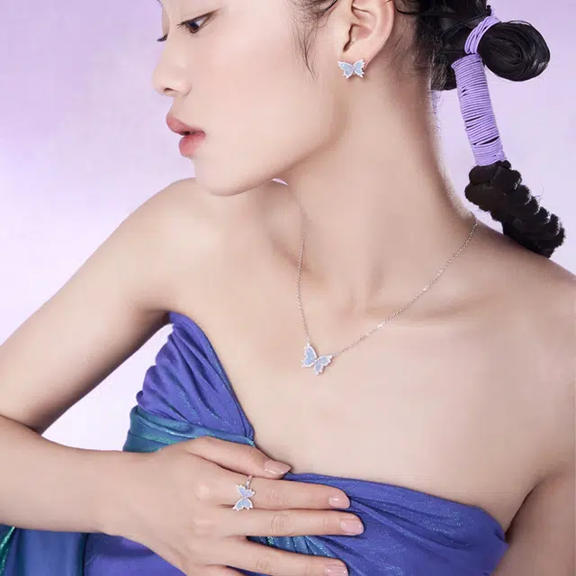 S925