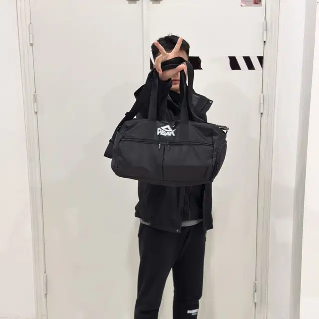 匹克 大容量可调节运动训练旅行通勤干湿分离独立鞋仓行李包背包 涤纶 手提包 大号 男女同款情侣款 黑色