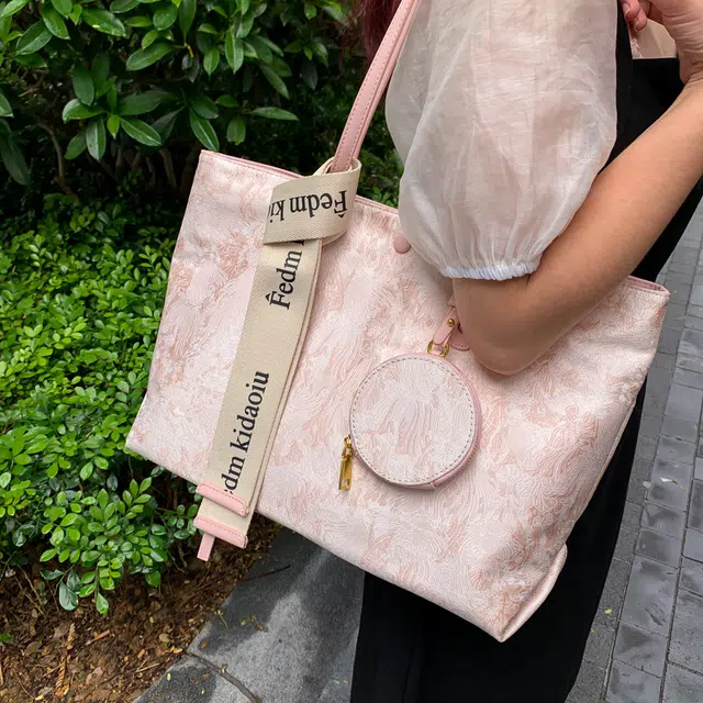 MACKJANICE Tote
