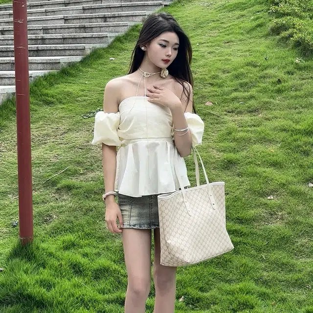 GOBLIN SHARKS 1759 pu Tote