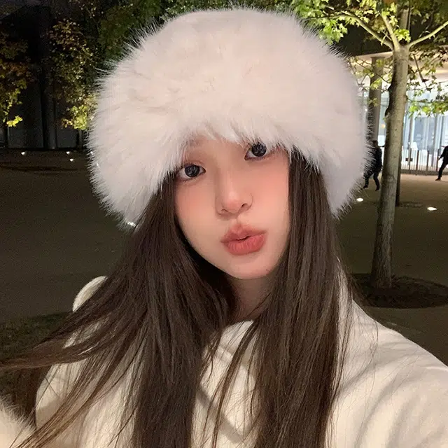 雅鹿 秋冬季防寒保暖毛绒蒙古帽户外出游拍照氛围感加绒护耳帽百搭显脸小盆帽 聚酯纤维 绒线帽 男女同款情侣款 礼盒装