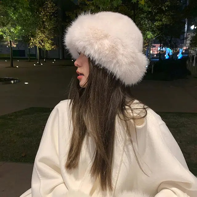 雅鹿 秋冬季防寒保暖毛绒蒙古帽户外出游拍照氛围感加绒护耳帽百搭显脸小盆帽 聚酯纤维 绒线帽 男女同款情侣款 礼盒装