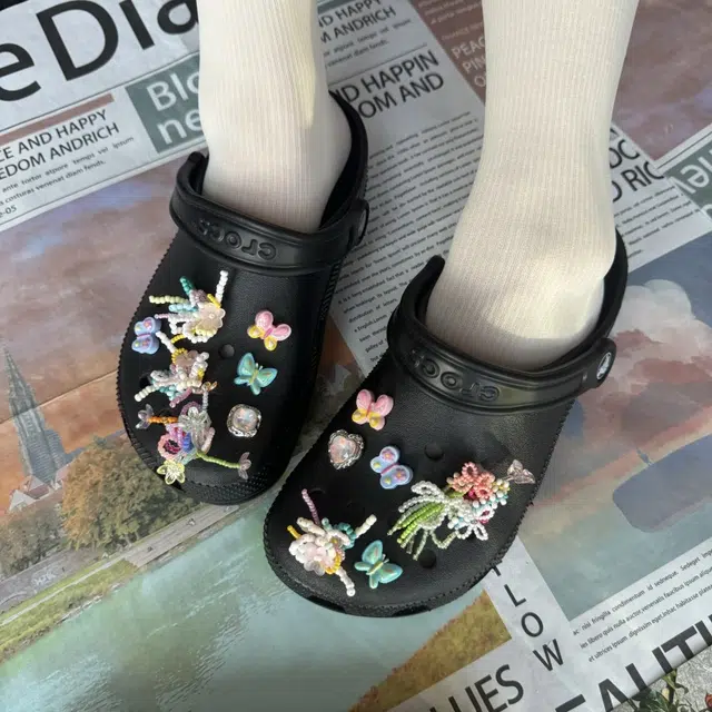 crocs