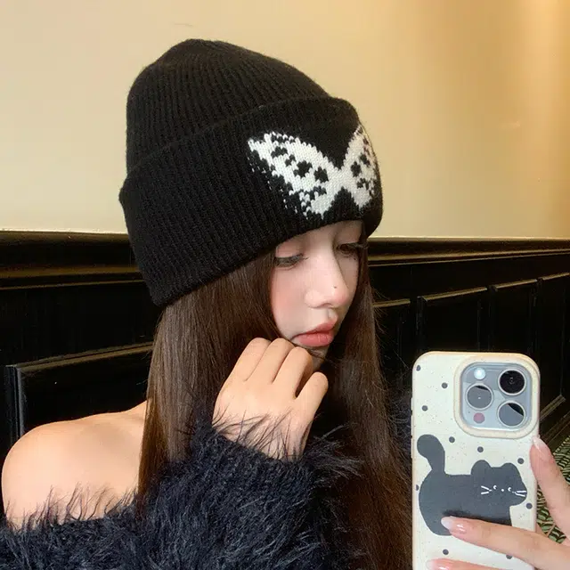 【韩版通勤秋冬必备】 攸委 蝴蝶刺绣针织毛线帽子女冬季百搭保暖加厚防寒护耳帽 腈纶 显脸小大头围时尚套头包头冷帽 男女同款情侣款