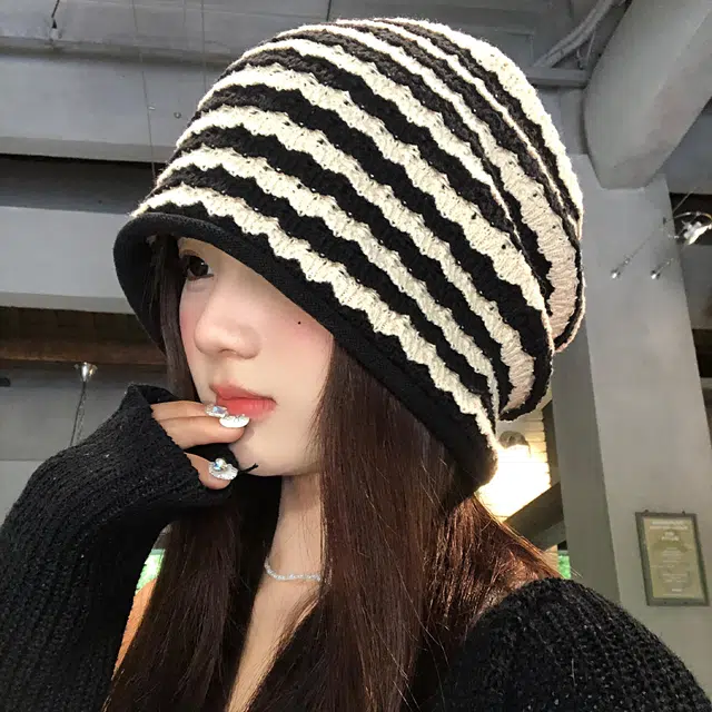 【宽松大头围显脸小】 攸委 韩版时尚百搭通勤条纹堆堆帽女秋冬季保暖加厚防寒护耳帽 针织 高级设计感套头冷帽包头帽子绒线帽 女款