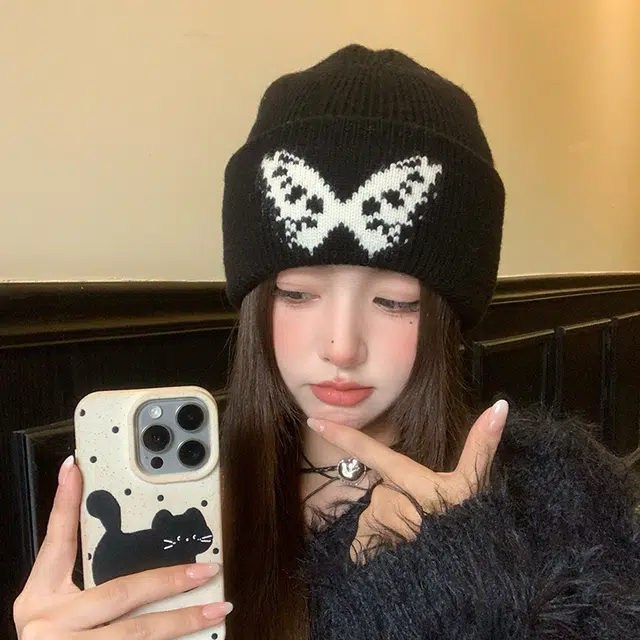 【韩版通勤秋冬必备】 攸委 蝴蝶刺绣针织毛线帽子女冬季百搭保暖加厚防寒护耳帽 腈纶 显脸小大头围时尚套头包头冷帽 男女同款情侣款