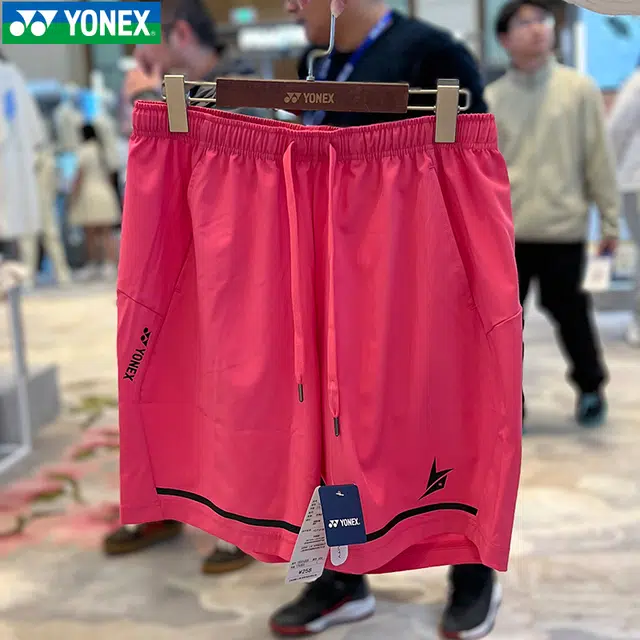 YONEX