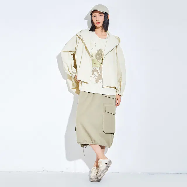 木果果木 夏季休闲简约纯色宽松型运动风工装短裙 女款