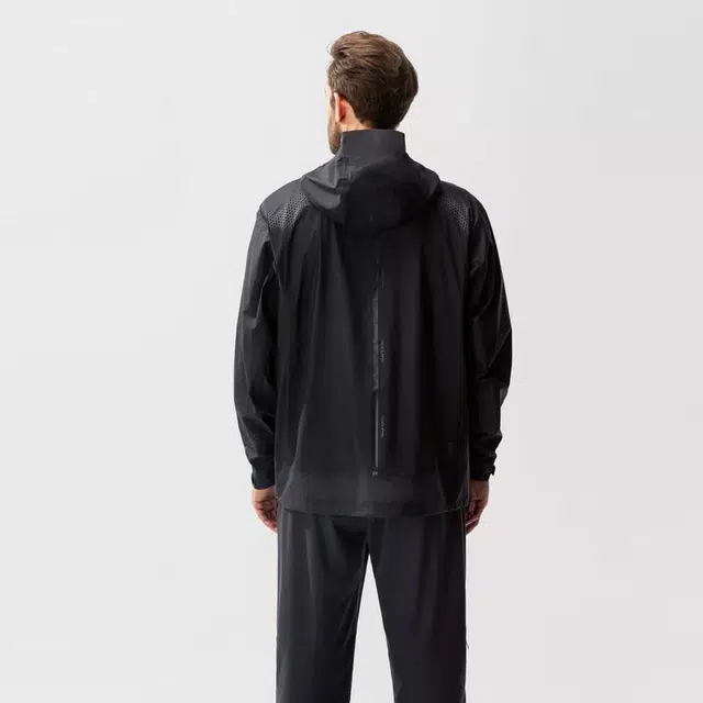 HELLY HANSEN